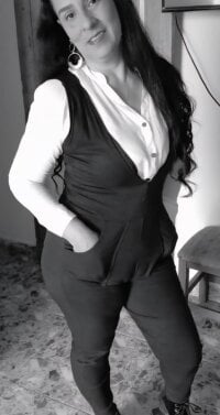 KiaraFoster's webcam live show