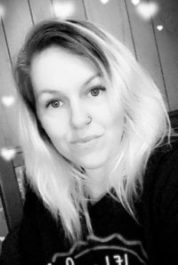 bigbootyjudy21's Offline Chat Room