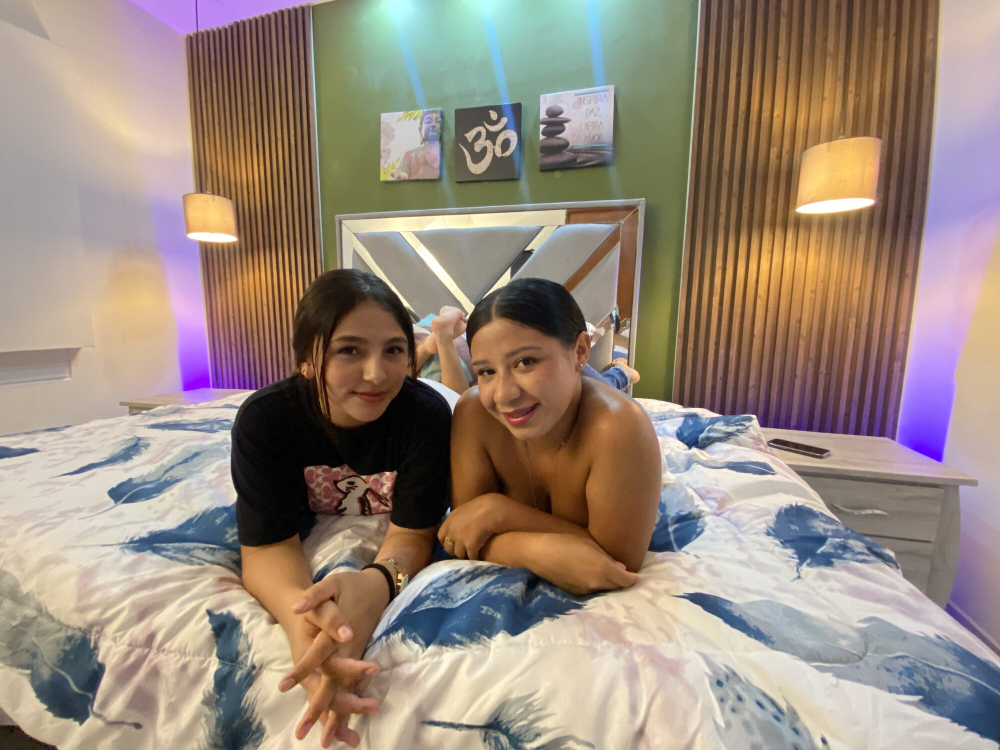 Emily_and_Sophia