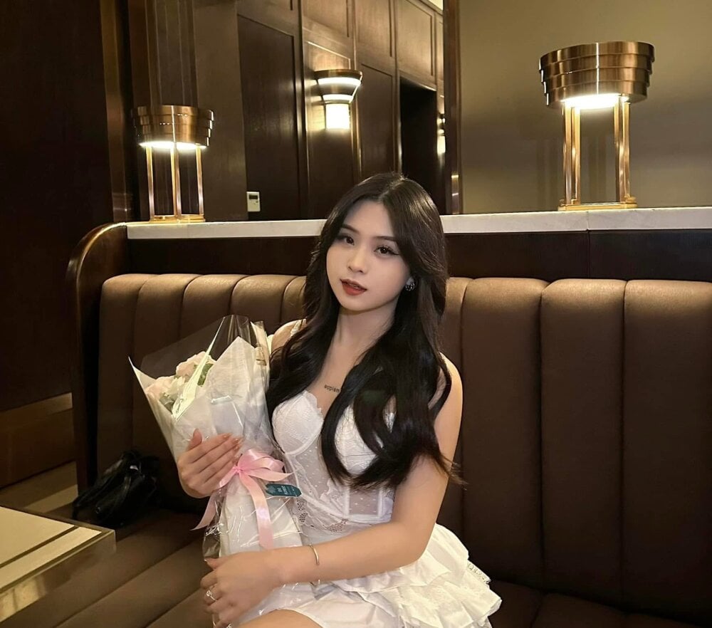 stripchat rinrin_06 webcam profile pic via badgirlwebcam.com