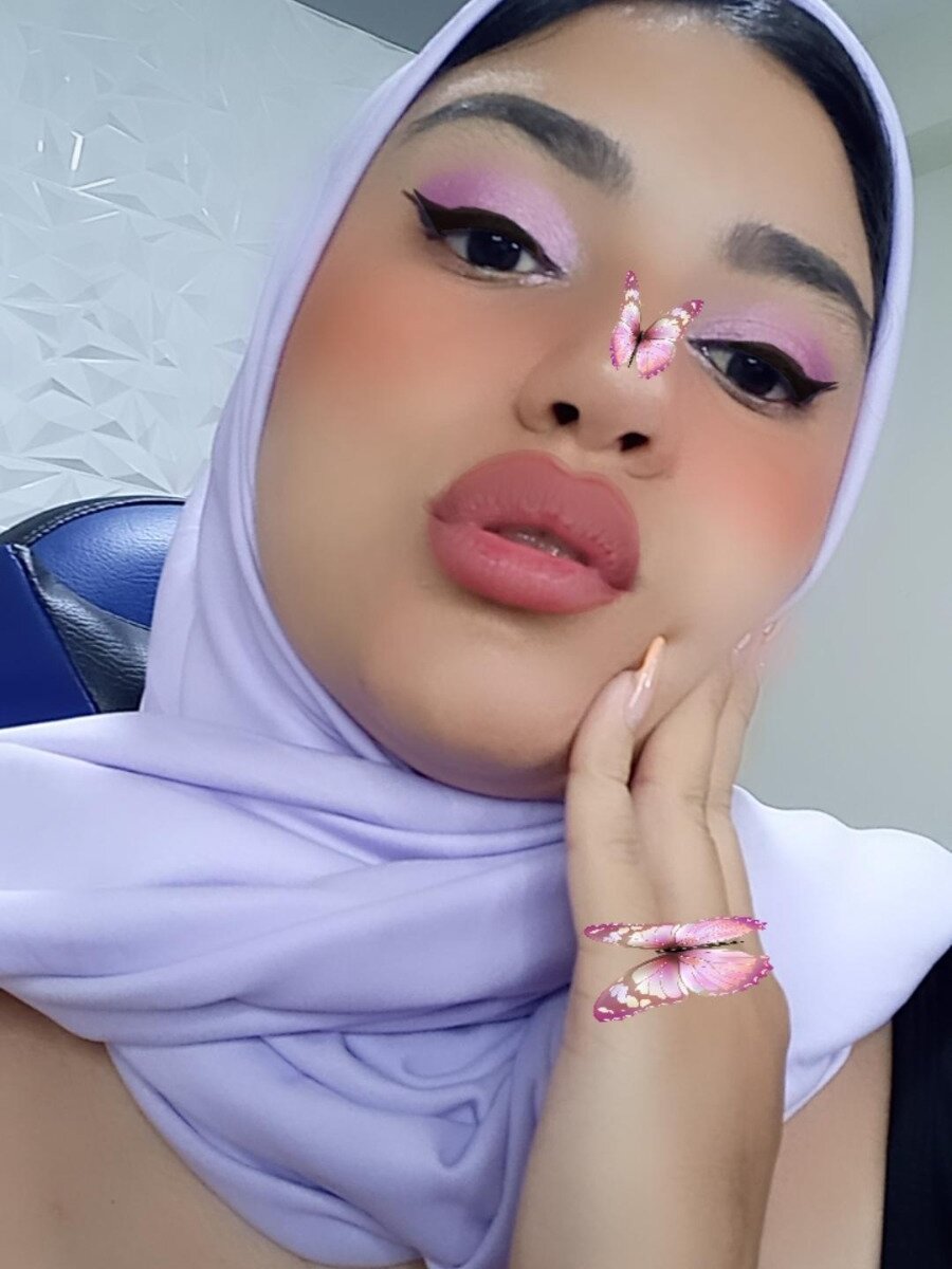 Live sex webcam photo for amira_kala #285439392