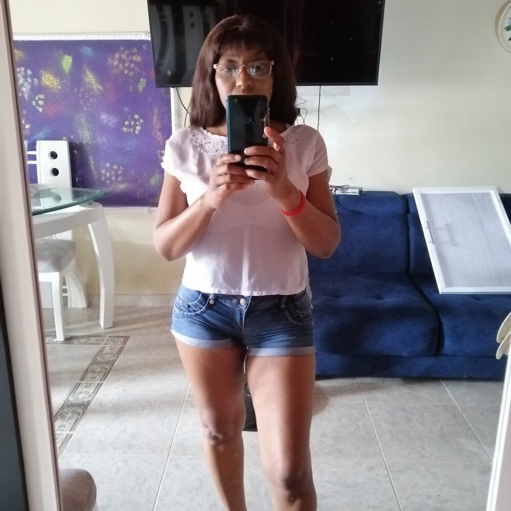 sondradayan from stripchat