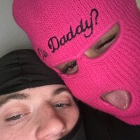 MommyNDaddyFuck's Offline Chat Room