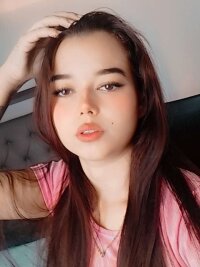 bella_blosson's Offline Chat Room