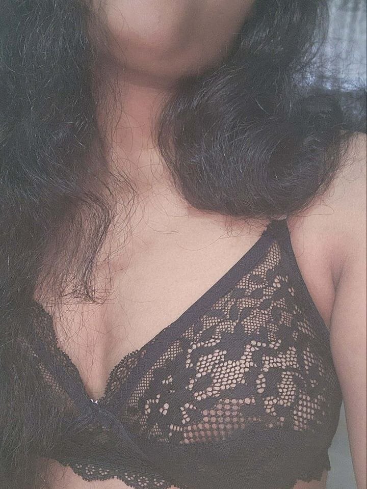 groupsexlivecams.com mira_queen1 livesex profile in flevoland cams