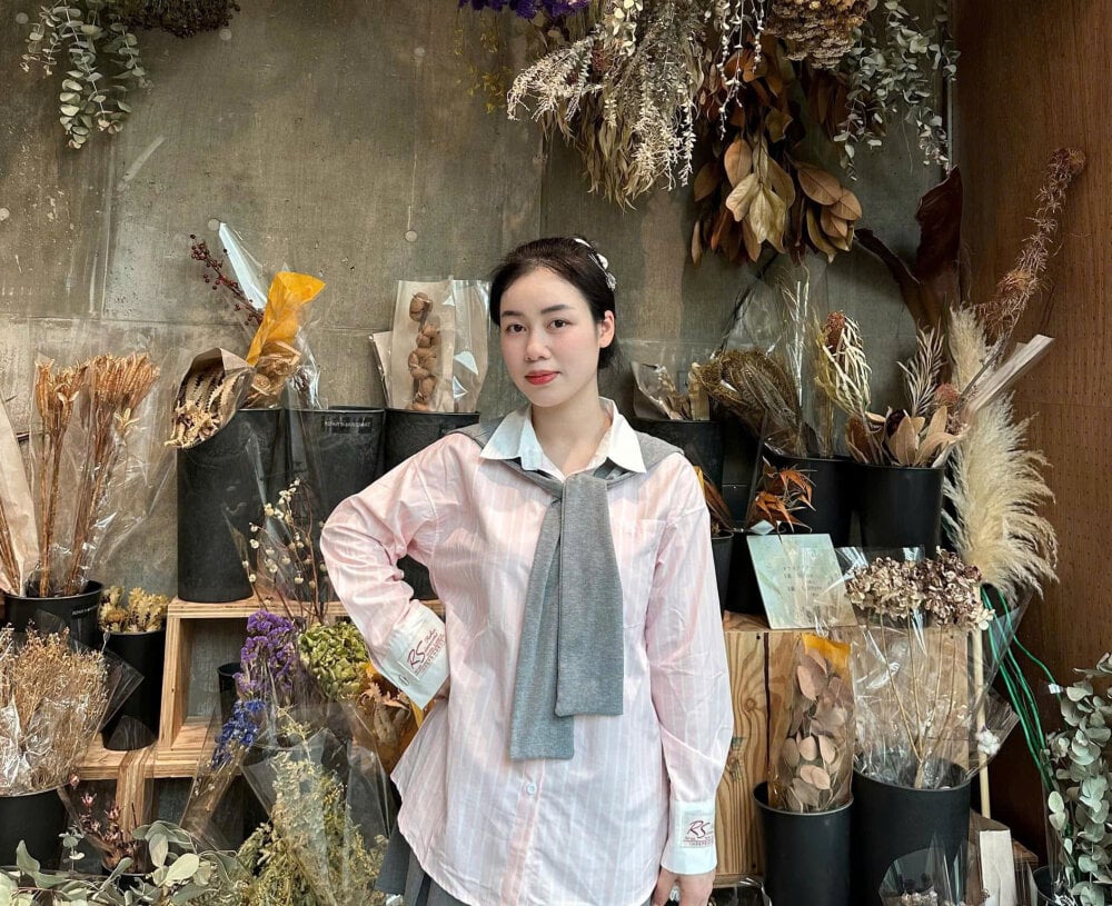 stripchat moe-sexxy webcam profile pic via watchgirlcam.com