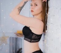 CindyOWhiteX's Offline Chat Room