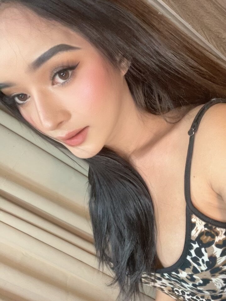 mega-camsex.com flirtfairy livesex profile in thin cams