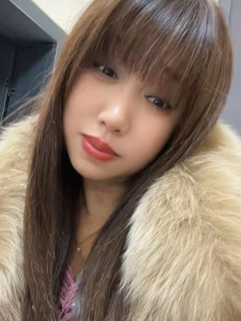 elivecams.com nanaaini livesex profile in blond-hair cams