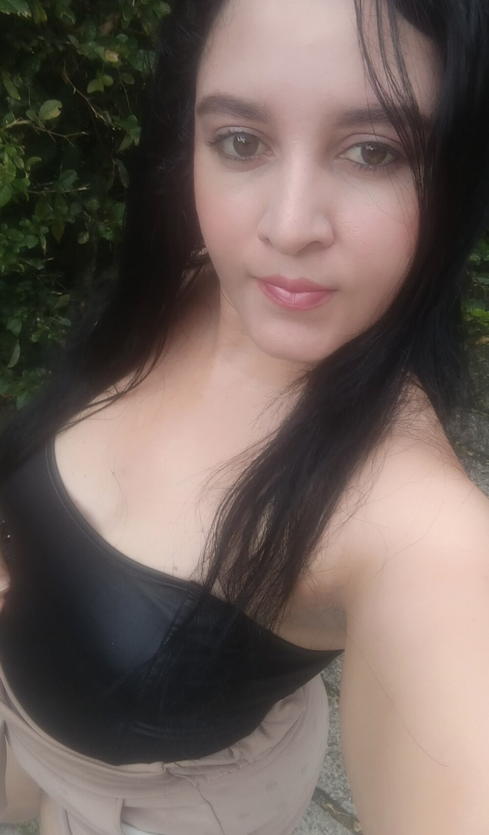 elivecams.com camila-valverde livesex profile in i-live-under-the-same-sky-as-you-on-earth cams