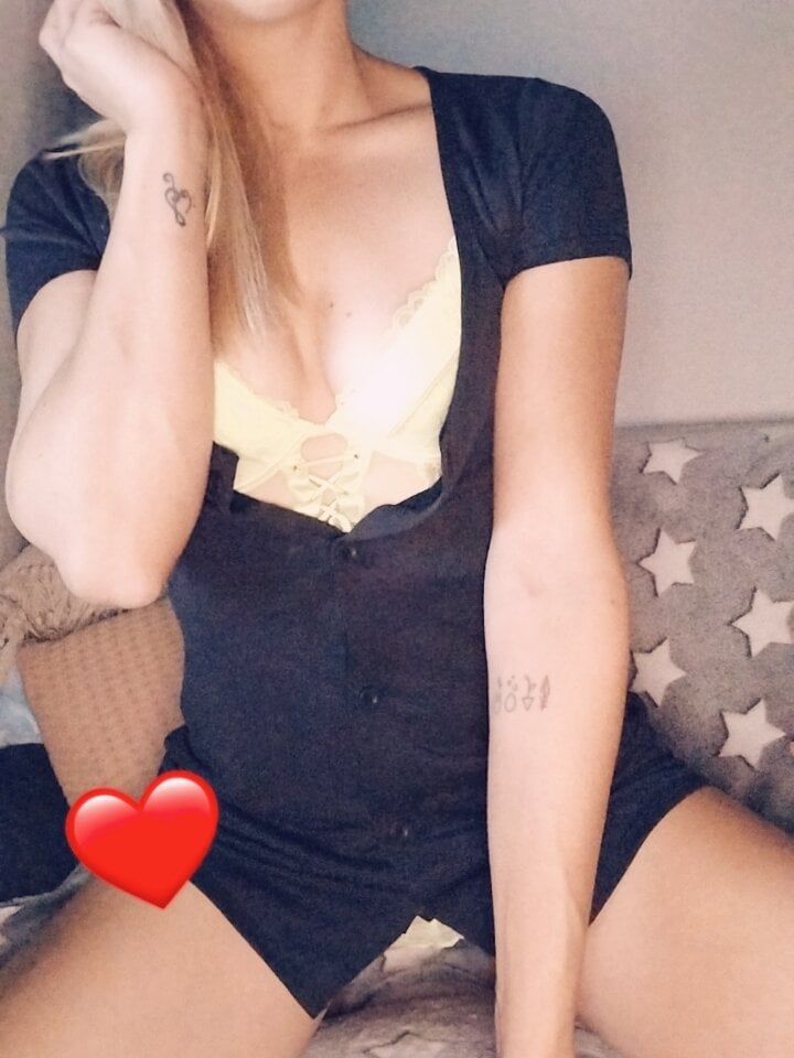 chachaude0 Adlı Modelin Çevrimdışı XXX Sohbeti