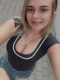 AllysonBell2's webcam live show