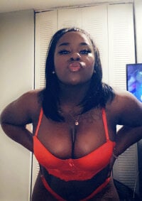 PrettyChocBabe's Offline Chat Room