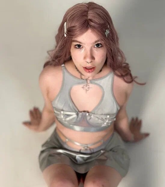 6livesex.com cordieronsini livesex profile in white-hair cams