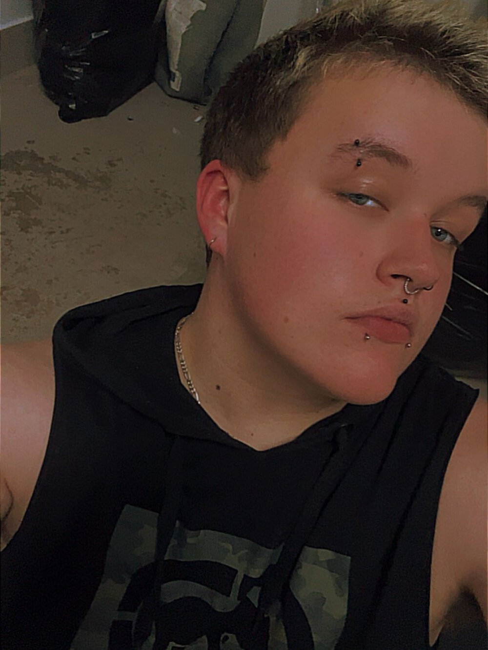 stripchat shygirlhotpussy69 webcam profile pic via livesexasiancams.com