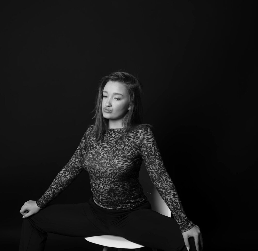 bestlivesexchat.com shemikacozza livesex profile in singaporehongkongchina cams