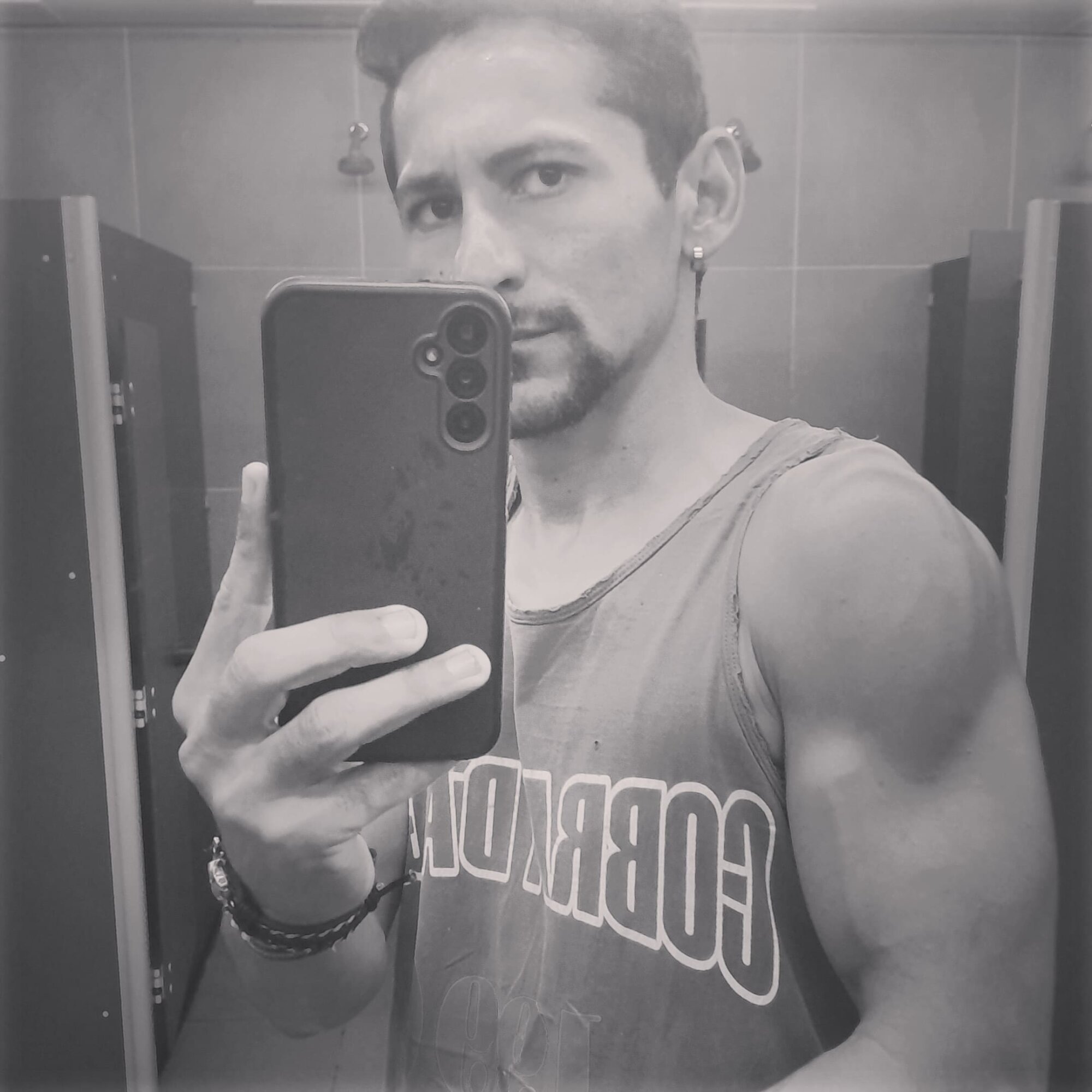 jrlyra34