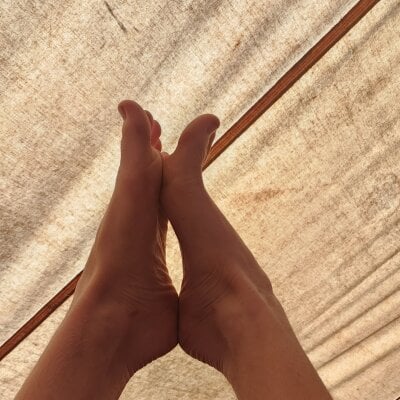 GoldenFlameGoddess - athletic white