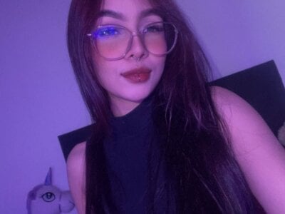 Miely_1 Female Latina Online Webcam Adult