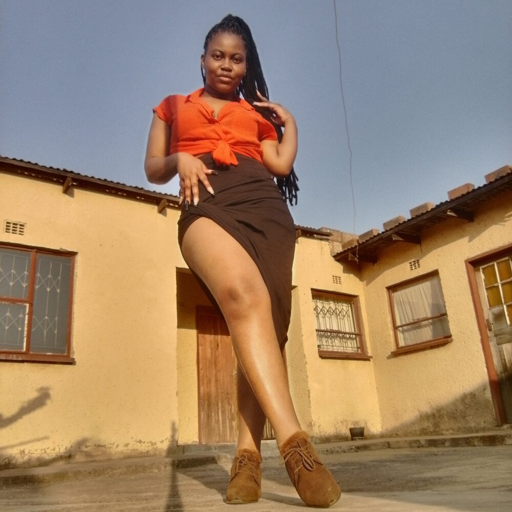 pornos.live innocent_littlething livesex profile in south-africa cams