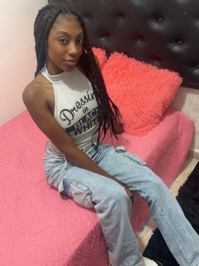 ariana_miller15 from stripchat