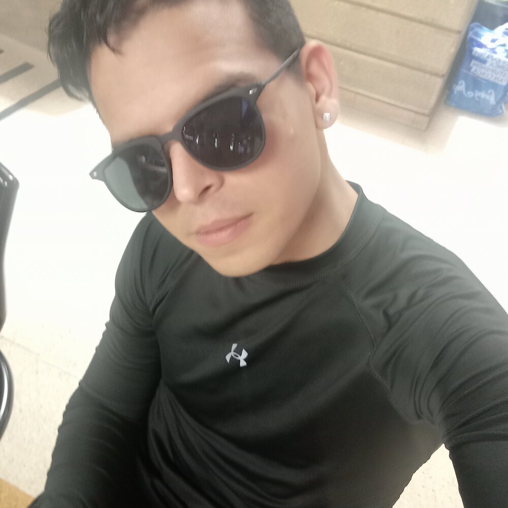 Yeison9606's Offline XXX Chat