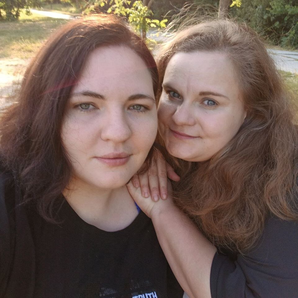 HollyXXXEva, couple webcam model,  years old, on live webcam