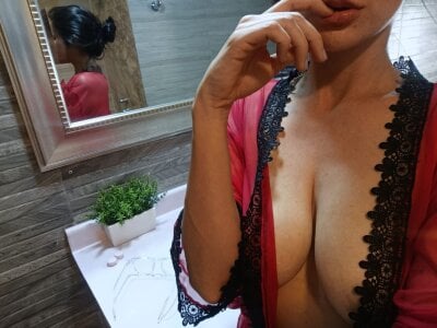 danaalamiri ライブセックスカメラ