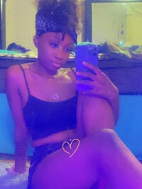 HennessyBaby21's webcam live show