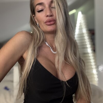 Yourhotqueeen - Stripchat Blowjob Cam2cam Milf Girl 