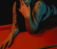 brunette_evildoll's Offline Chat Room