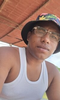 Yonabullones's webcam live show