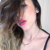 Abriella_'s Offline Chat Room