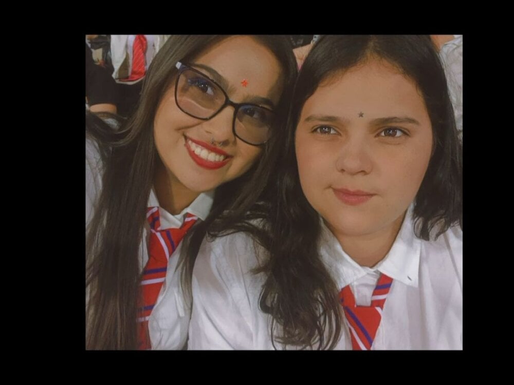 emilyandlea_ from stripchat