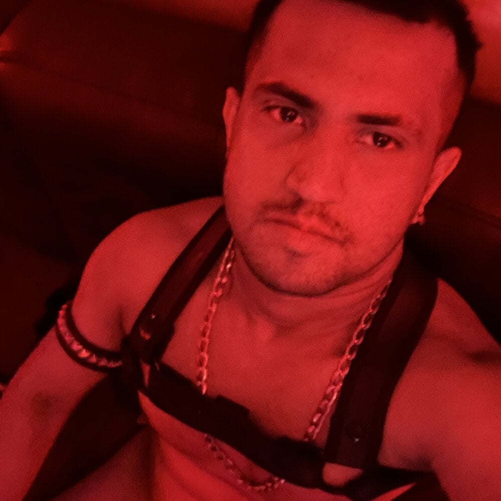Cam boy TriangularArrow73