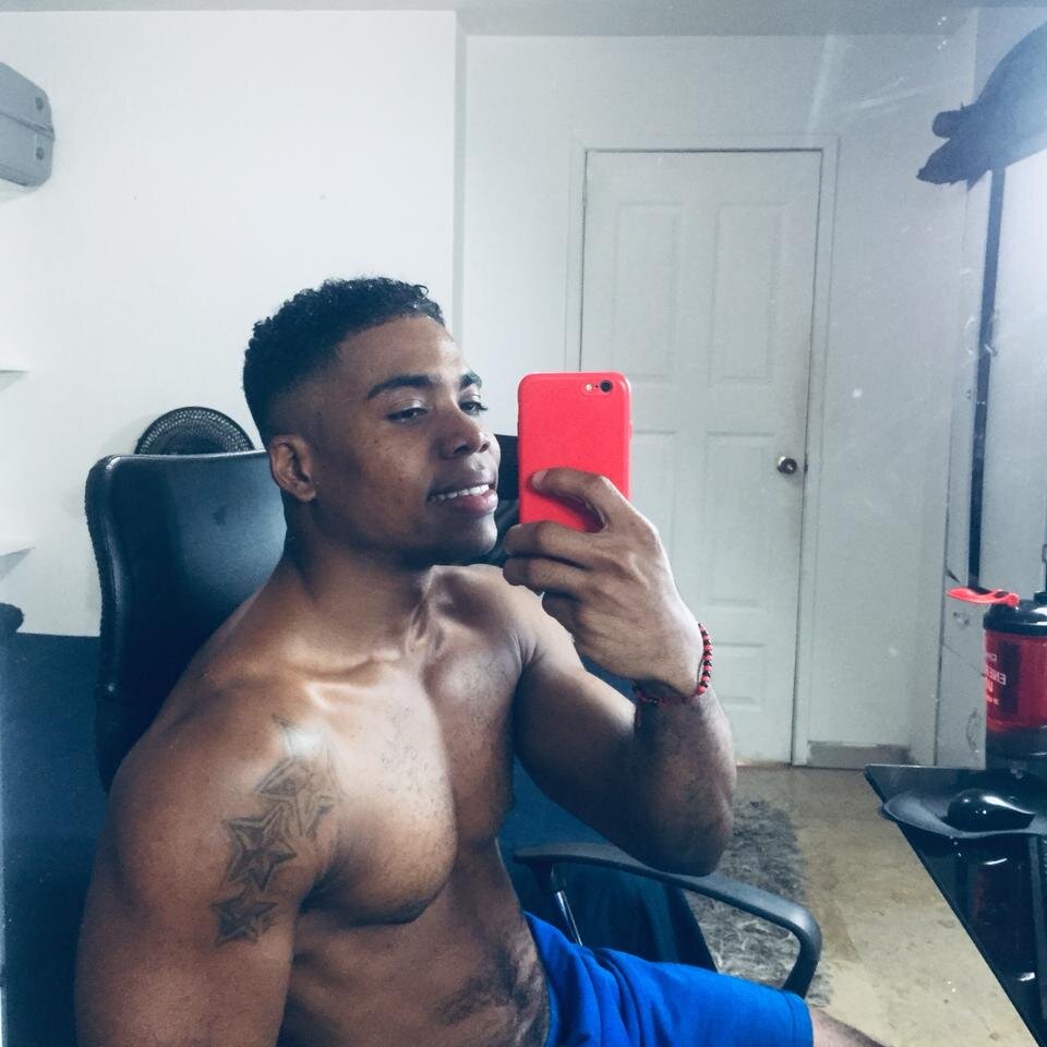 exoticc_black's Offline Chat Room