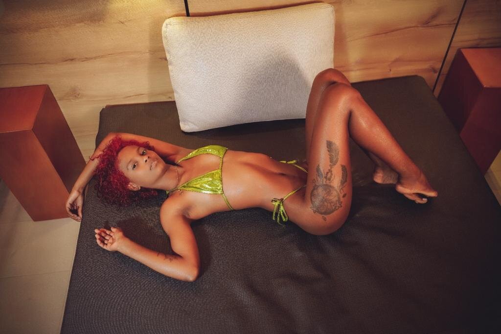 Sharlotte_Ebony