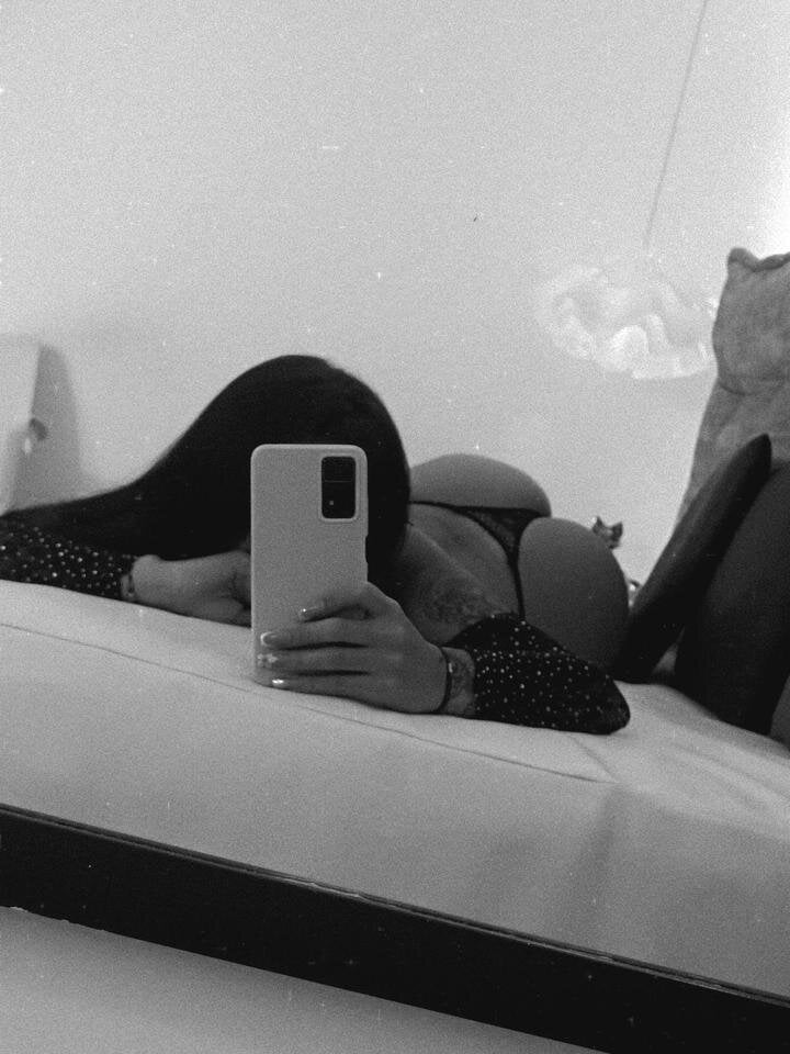 cheapadultsexcams.com chlowe_taylor_ livesex profile in where-its-warm cams