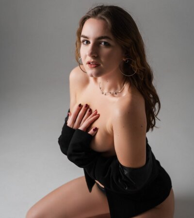 livesex.fan Paige_coyness livesex profile in grey-hair cams