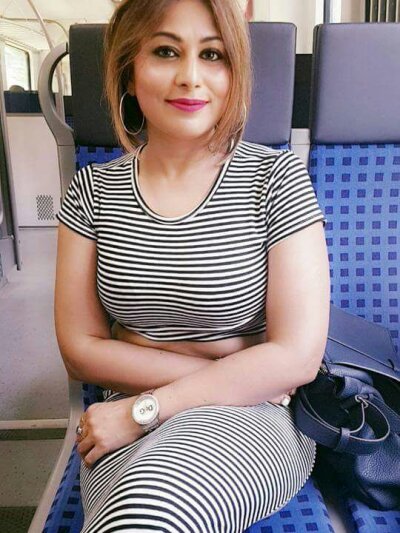 Naughty_Nandini on StripChat