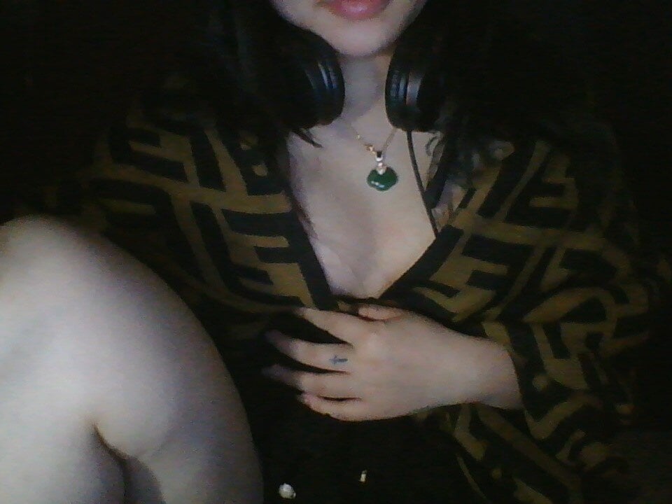 stripchat khlymeo_009 webcam profile pic via sexlivecamsites.com