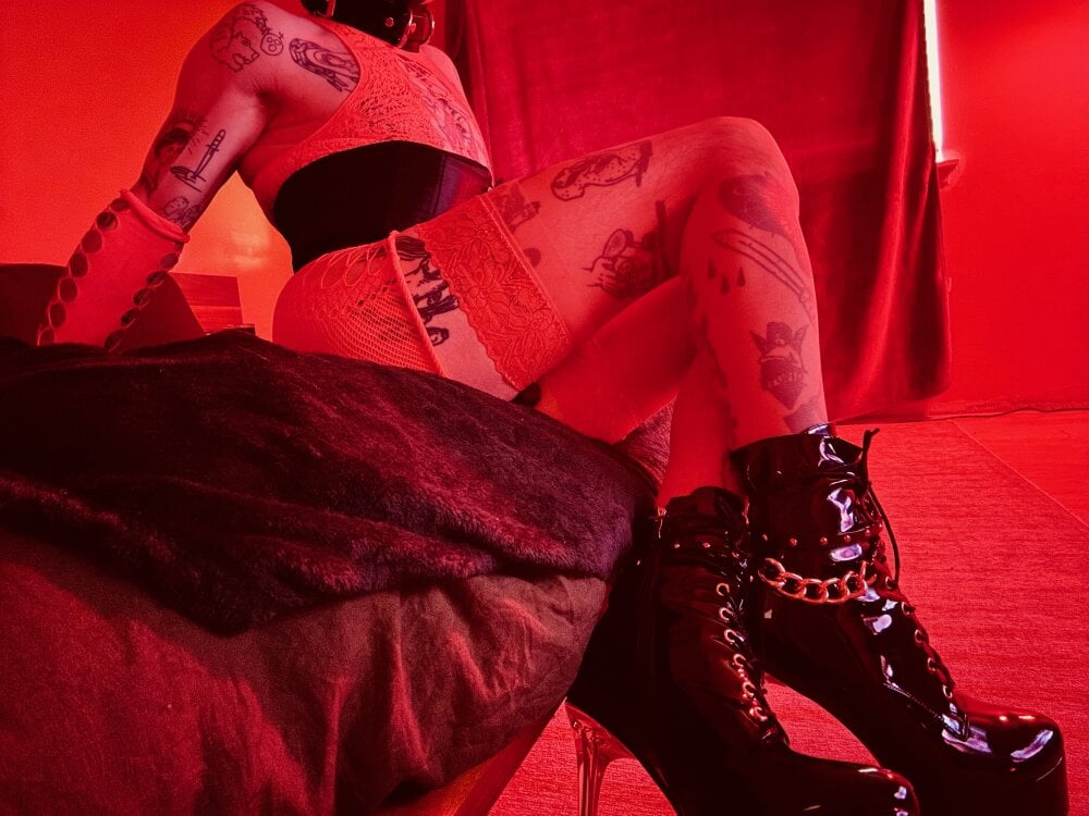 Tia_2_Holes profile