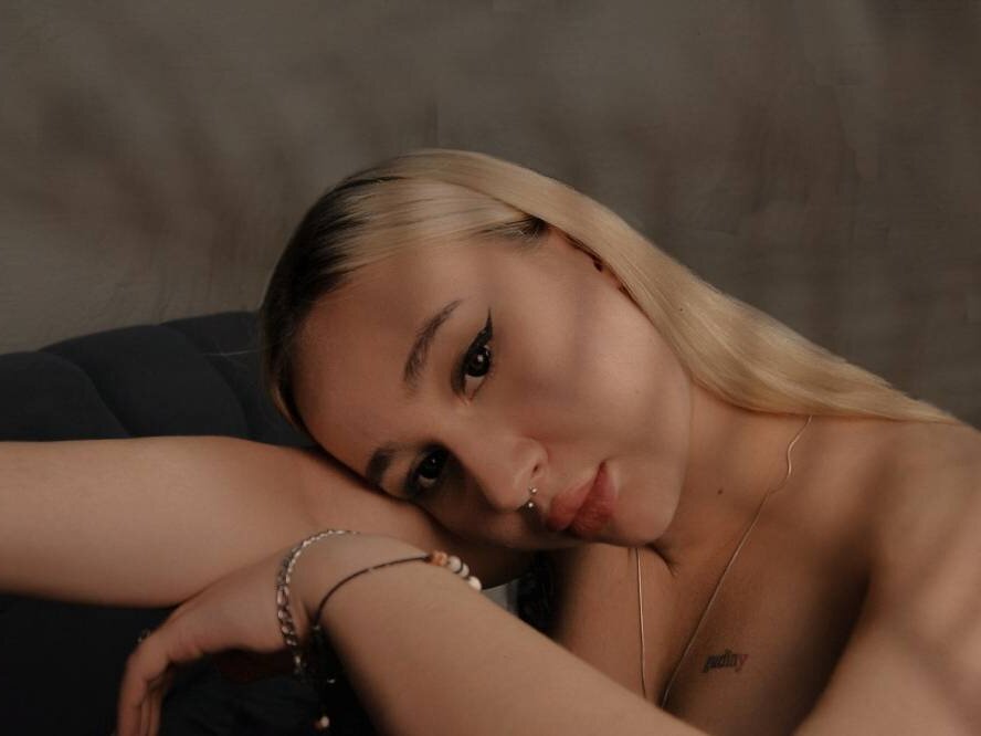 Candy__Emma 🐞 chatroom