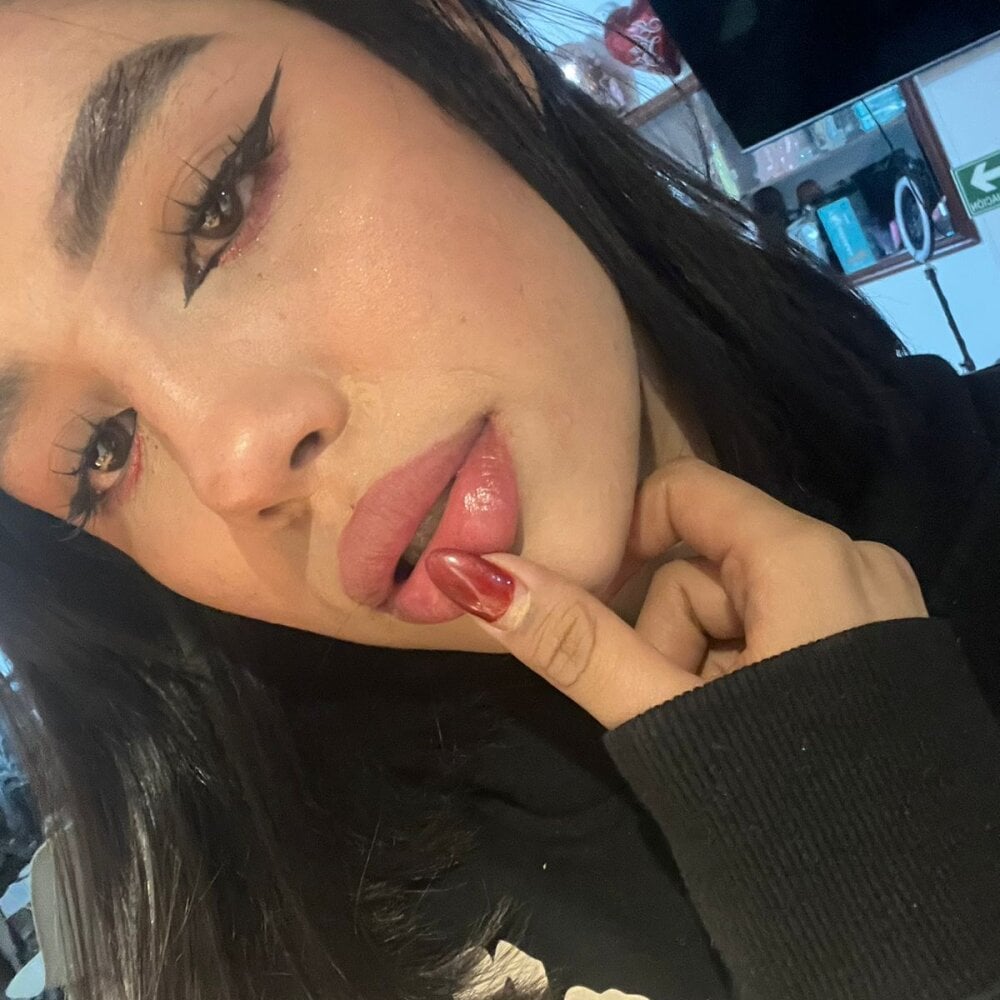 watchgirlcam.com tael_novacs livesex profile in colombia-u-head-3 cams