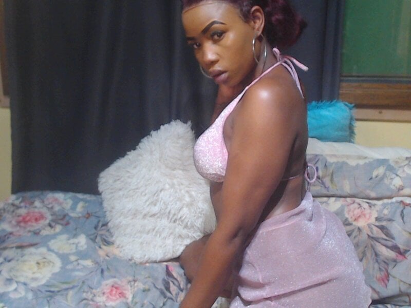 sexyslique from stripchat
