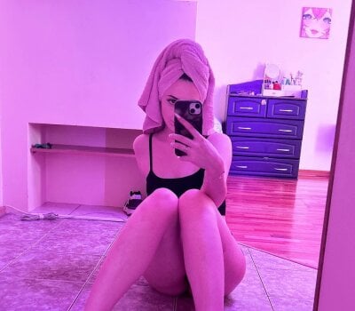 Emmi_Flowers - Stripchat Teen Lovense Blowjob Girl 