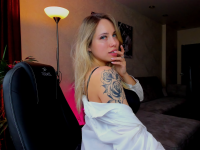 Goddess_Kisss' Offline Chat Room