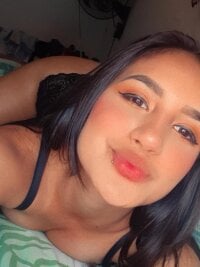 Jessi-and-chris2's Offline XXX Chat