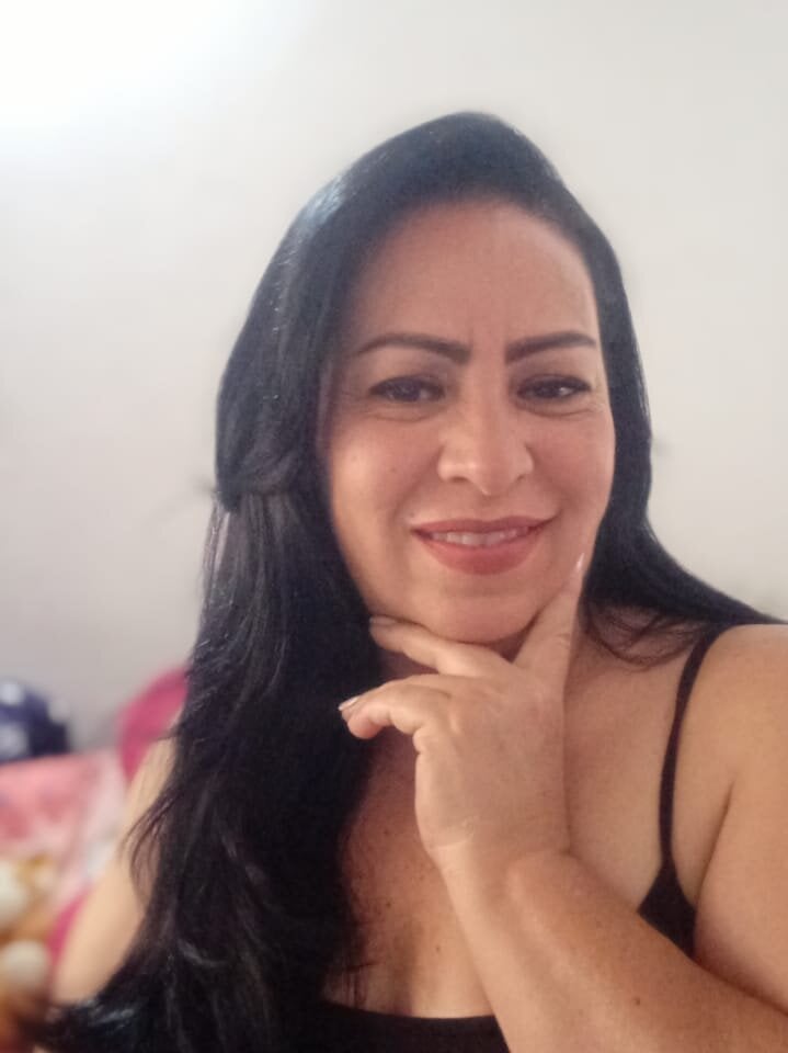 elivecams.com moonangels livesex profile in brown-eyes cams