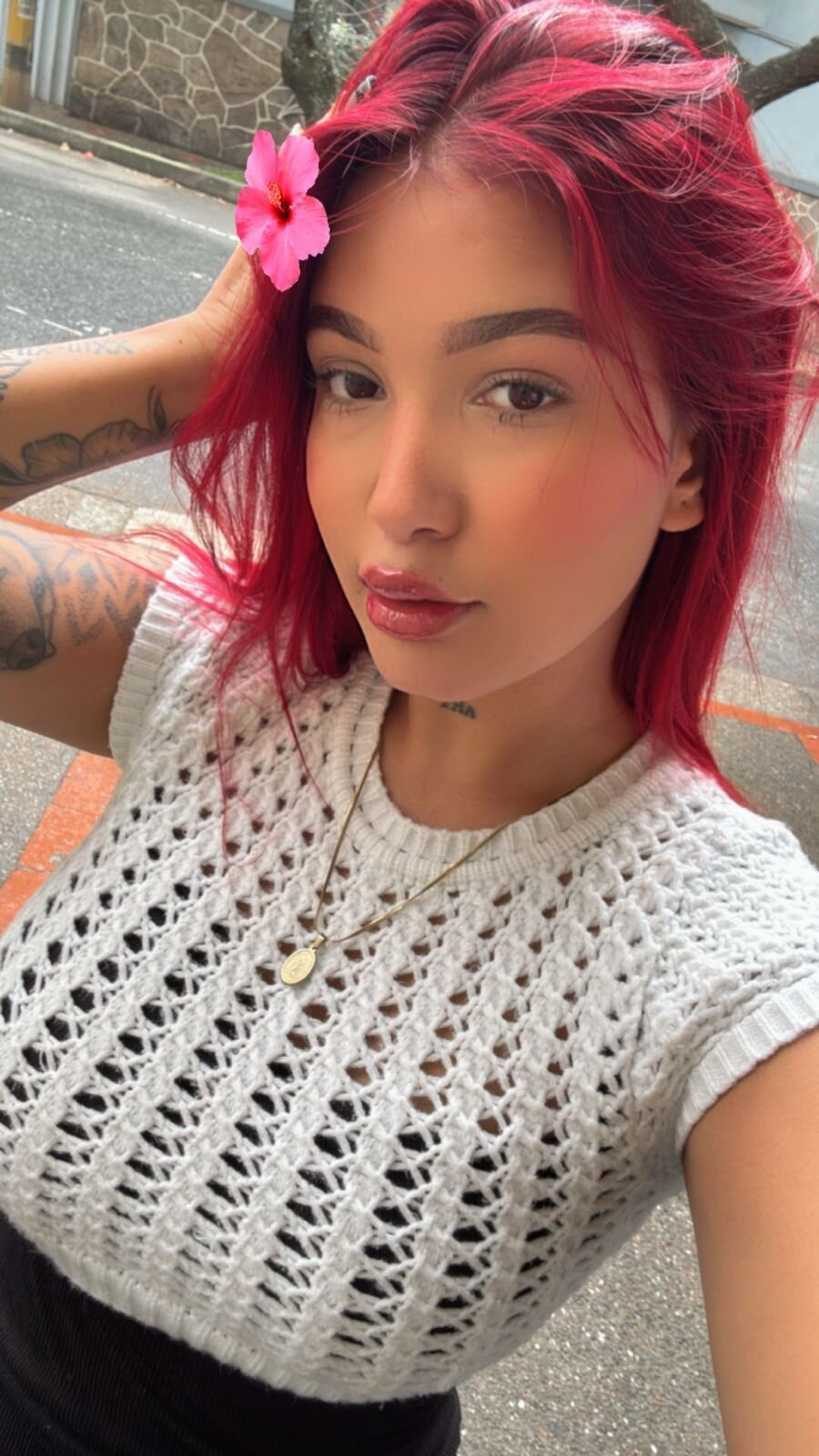 alisson_red1